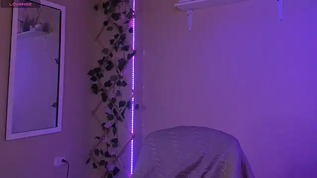 MadelineBenet online show from September 2025 01:16:02 AM