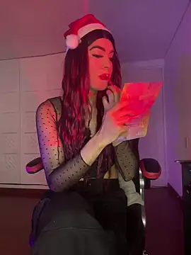 Snapshot of Mia_Frank_ chatting on December 2024 08:55:02 PM Mia Frank online show from December 2024 08:55:02 PM