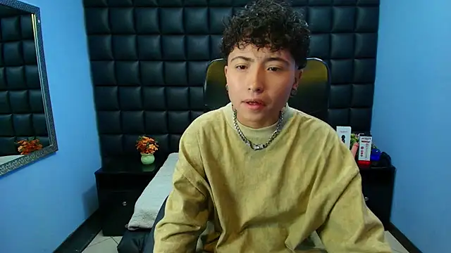 Snapshot of Im_Mathias chatting on November 2025 02:43:02 AM Im Mathias online show from November 2025 02:43:02 AM