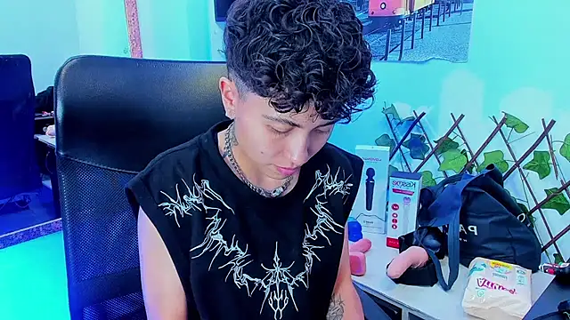 Snapshot of Im_Mathias chatting on December 2025 01:00:02 AM Im Mathias online show from December 2025 01:00:02 AM