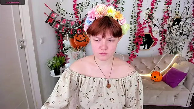 Snapshot of DreamyLuna chatting on October 2025 08:16:02 PM DreamyLuna online show from October 2025 08:16:02 PM