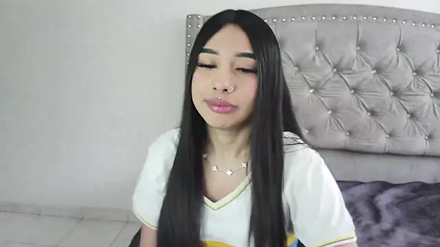 Nesuko kamado  online show from September 2025 03:00:02 PM