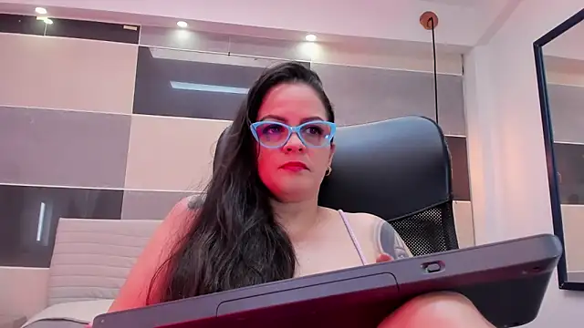 Snapshot of Zara_Jackson chatting on June 2026 01:06:02 PM Zara Jackson online show from June 2026 01:06:02 PM