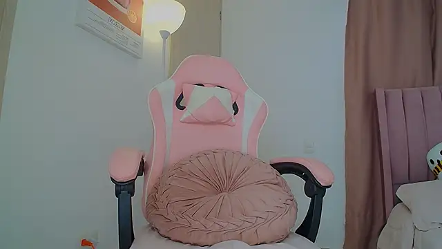 emmily forev3r online show from October 2025 07:58:02 PM