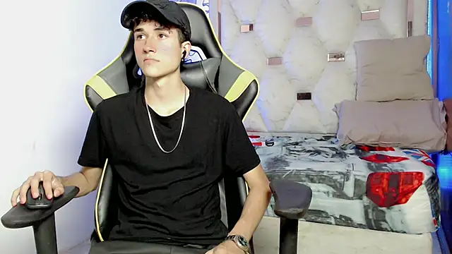 johnny cagee online show from September 2025 04:03:01 AM