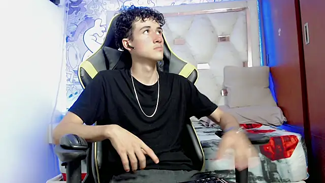 johnny cagee online show from October 2025 04:44:02 AM