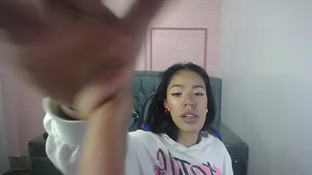 stephania t online show from March 2025 10:54:02 AM