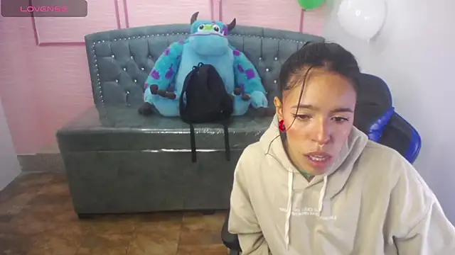 stephania t online show from March 2025 10:46:01 AM