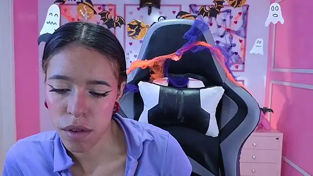 stephania t online show from October 2025 11:47:02 AM