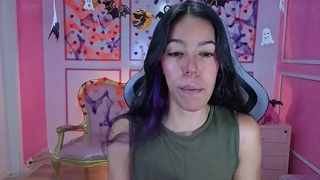 stephania t online show from October 2025 12:18:02 PM