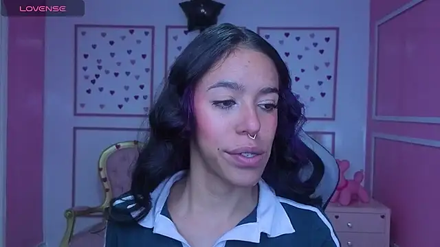 stephania t online show from November 2025 12:37:02 PM