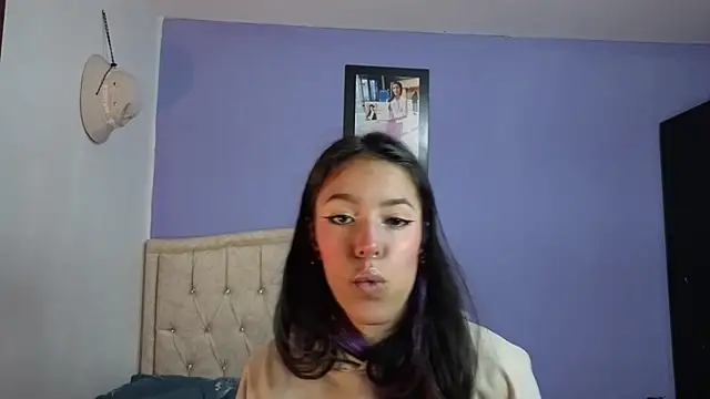 stephania t online show from March 2026 01:50:01 AM