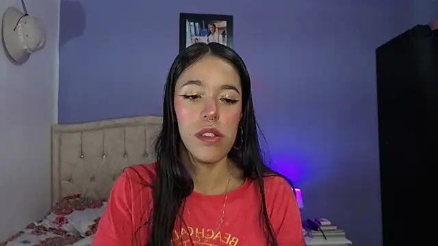Snapshot of stephania_t chatting on May 2026 04:03:01 PM stephania t online show from May 2026 04:03:01 PM