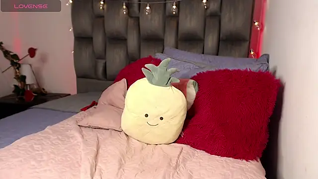 julz 03 online show from February 2025 08:20:02 PM