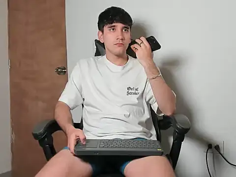 Snapshot of leo030809 chatting on March 2026 11:09:01 PM leo030809 online show from March 2026 11:09:01 PM