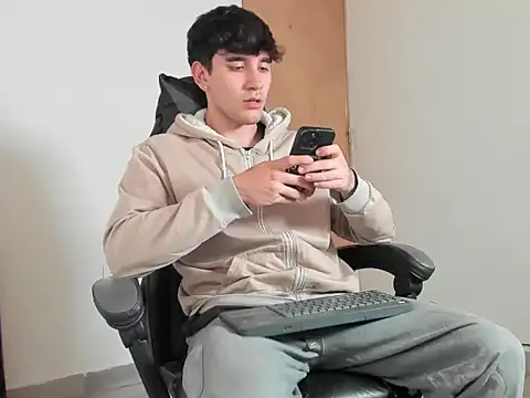 Snapshot of leo030809 chatting on March 2026 03:00:01 AM leo030809 online show from March 2026 03:00:01 AM