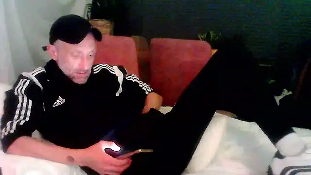 Snapshot of unclestefansdick chatting on September 2025 12:58:02 AM unclestefansdick online show from September 2025 12:58:02 AM