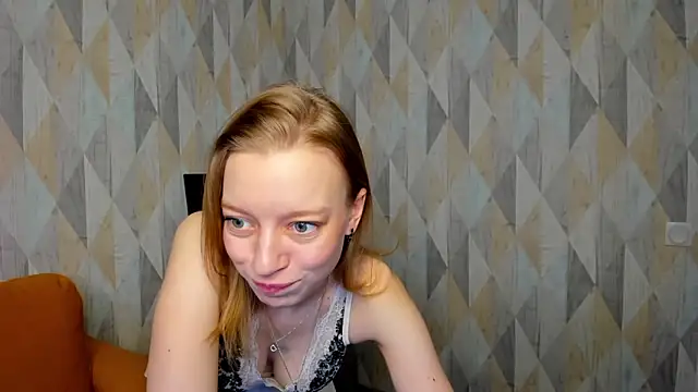 Michelle Blond online show from February 2025 10:19:01 AM