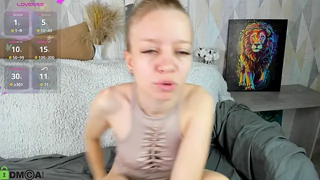 Michelle Blond online show from September 2025 07:10:02 AM