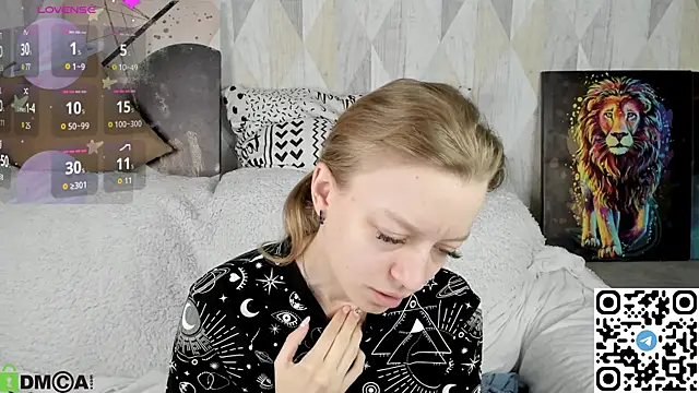 Michelle Blond online show from October 2025 08:12:02 AM