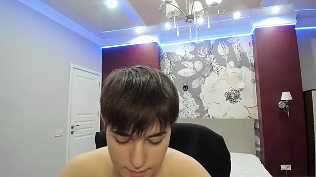 EmiliaYours online show from December 2025 03:09:02 PM