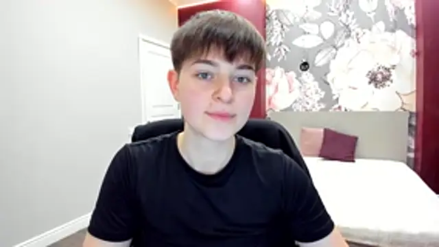 EmiliaYours online show from February 2026 03:22:01 PM