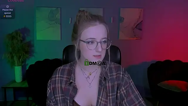 luna berryy online show from April 2026 07:55:01 PM