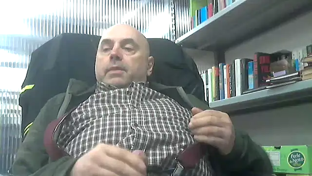 Snapshot of pantomax chatting on March 2025 03:59:02 AM pantomax online show from March 2025 03:59:02 AM