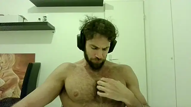 alpha-hunk online show from October 2025 07:14:01 PM