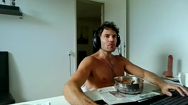 Snapshot of alpha-hunk chatting on April 2026 10:19:01 AM alpha-hunk online show from April 2026 10:19:01 AM