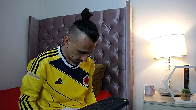 Sr Magnus  online show from October 2025 07:27:02 AM