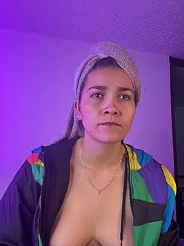 aurora divine online show from April 2026 07:00:01 PM