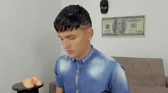 Snapshot of Lyam_ap chatting on January 2025 08:27:02 AM Lyam ap online show from January 2025 08:27:02 AM