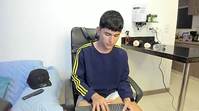 Snapshot of Lyam_ap chatting on January 2025 08:05:01 AM Lyam ap online show from January 2025 08:05:01 AM