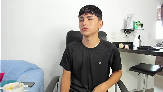 Snapshot of Lyam_ap chatting on February 2025 03:54:01 PM Lyam ap online show from February 2025 03:54:01 PM