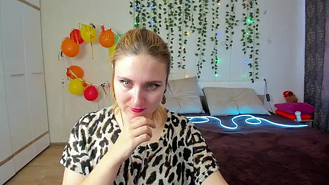 Miss Elsa  online show from March 2025 03:57:02 AM