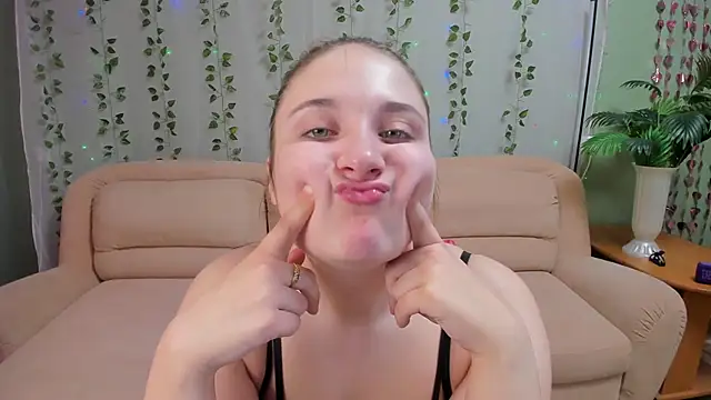 Snapshot of Miss_Elsa_ chatting on April 2026 03:37:01 AM Miss Elsa online show from April 2026 03:37:01 AM