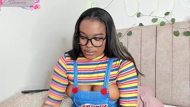 Kaseydelvey online show from October 2025 09:41:01 PM