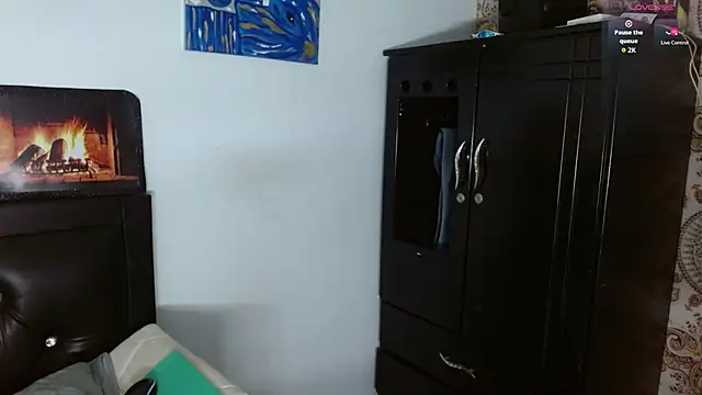 hots boygg online show from September 2025 08:41:01 PM