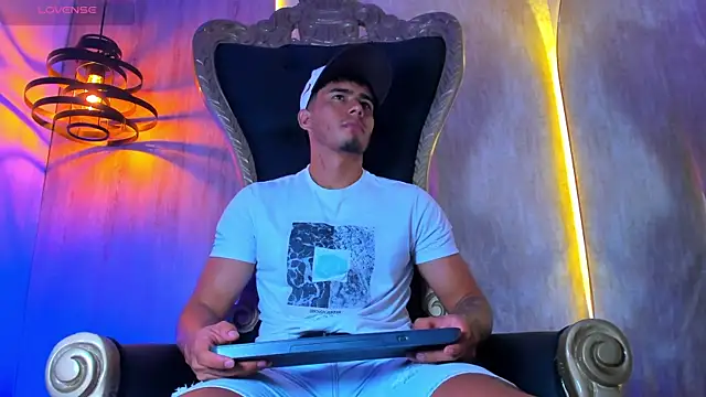 thaddeus king online show from October 2025 12:38:01 AM