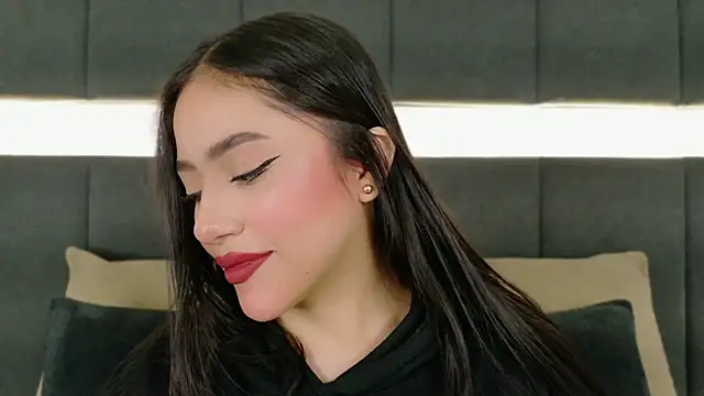 nicolle pierce online show from October 2025 02:40:02 PM