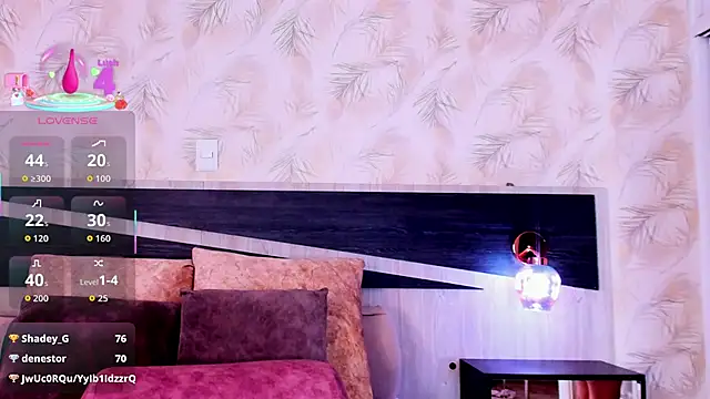 nicolle pierce online show from December 2025 01:20:02 PM