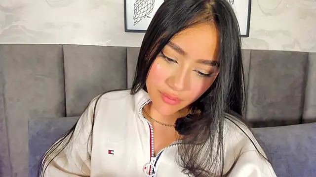 nicolle pierce online show from December 2025 11:33:02 PM