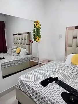 Snapshot of Bianca_Mancini chatting on December 2024 01:25:01 AM Bianca Mancini online show from December 2024 01:25:01 AM