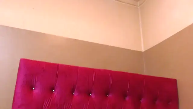 Snapshot of kittykhloe22 chatting on February 2025 05:50:02 PM kittykhloe22 online show from February 2025 05:50:02 PM