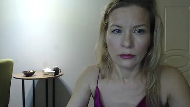 Juli julyyy online show from January 2025 12:01:01 AM