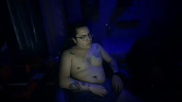 Snapshot of FrankGatsby11 chatting on December 2024 09:37:01 PM FrankGatsby11 online show from December 2024 09:37:01 PM