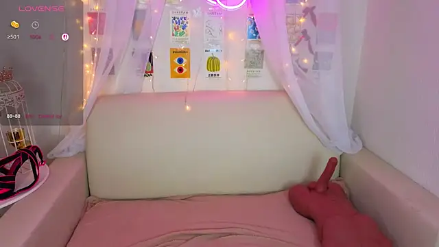 Angel Nikole online show from November 2025 01:48:02 AM