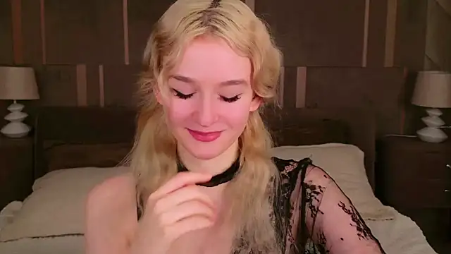 Snapshot of NaomiLoys chatting on February 2025 03:20:01 AM NaomiLoys online show from February 2025 03:20:01 AM