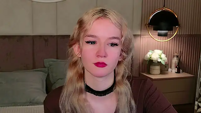 Snapshot of NaomiLoys chatting on February 2025 08:41:01 PM NaomiLoys online show from February 2025 08:41:01 PM